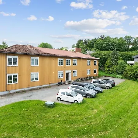 شقة Studioleilighet I Med Egen Inngang *